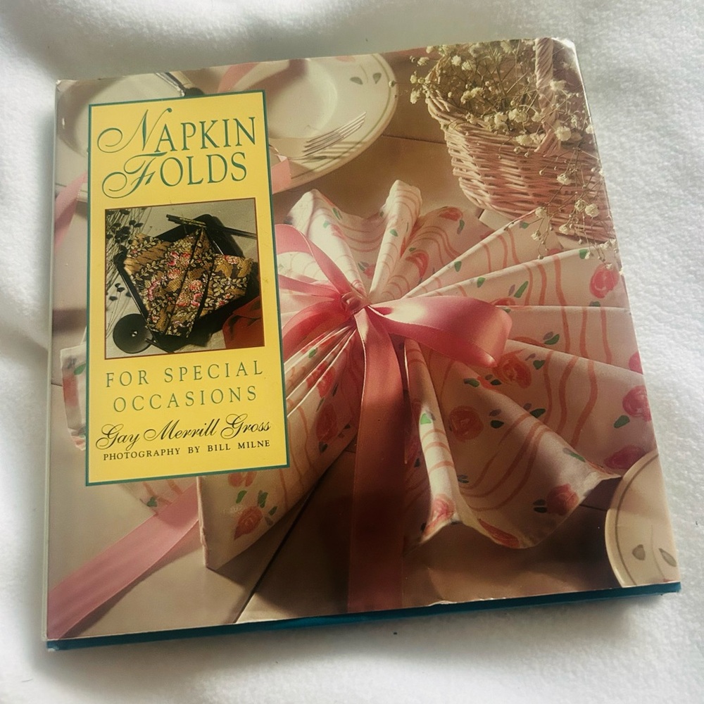 Napkin Folds for Special Occasions Book